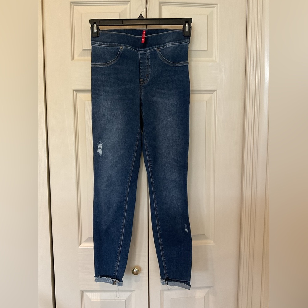 Preowned women’s Spanx Denim Jegging/jeans size Medium.